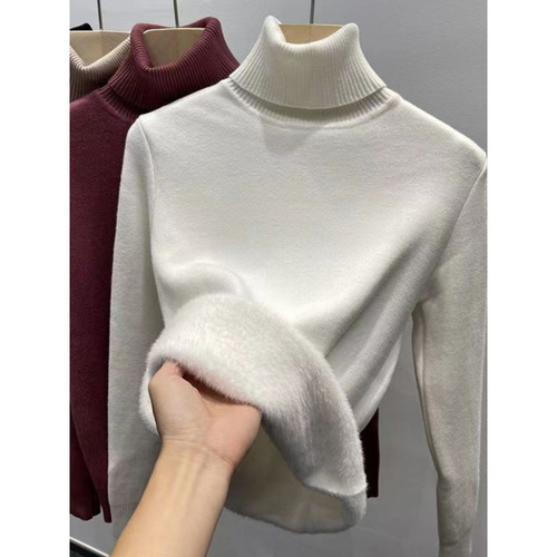 A stylish turtleneck cashmere sweater with added warmth and thickness, designed for women for autumn and winter. New layering knitwear for women, warm and comfortable base shirt.