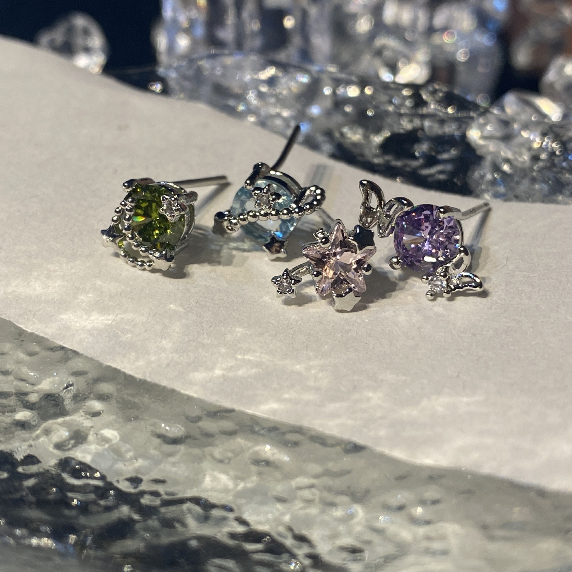 Fashion Star Copper Inlay Zircon Ear Studs 1 Pair