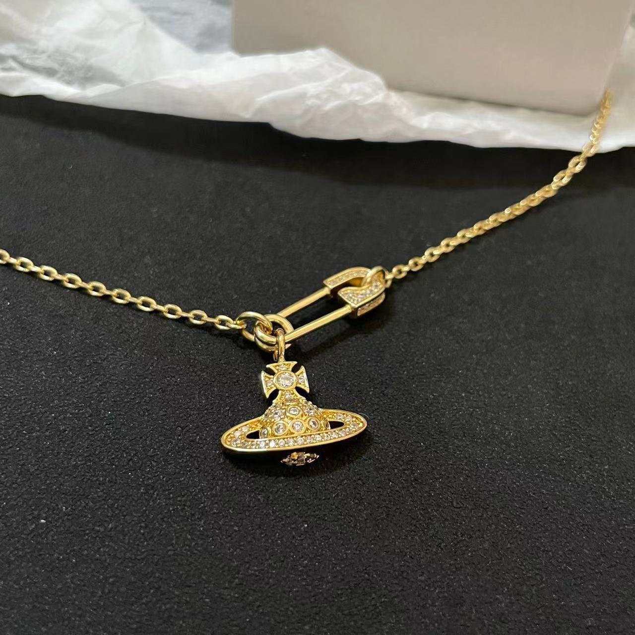 Empress Dowager Full Diamond Saturn Pin Chain Necklace Women's Hollow Shine Paper Stacked Clavicle Chain High Version