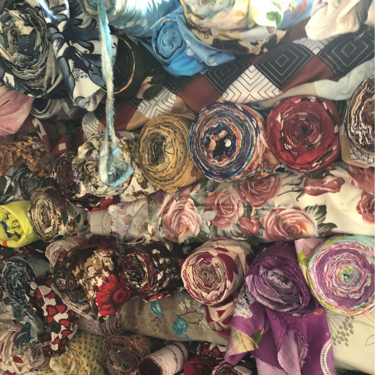 本厂批发 提花 磨毛布 麂皮绒 色丁分散天鹅绒植物羊绒库存布料