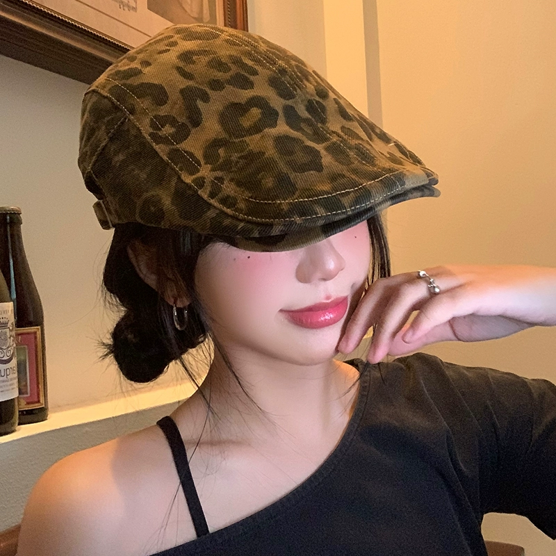 Retro autumn universal beret, hat, American style