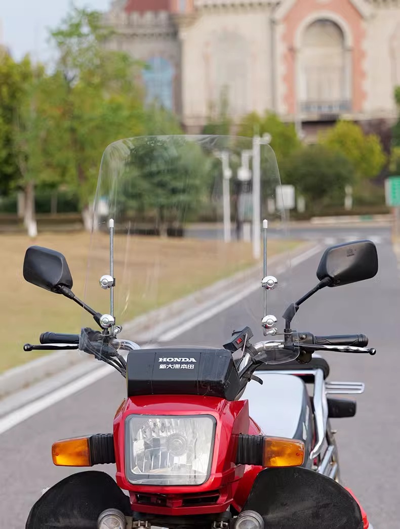 Motorcycle Front Windshield Widened and Enlarged Transparent Windshield Curved Beam Electric Vehicle Windshield Windshield Rain Shield