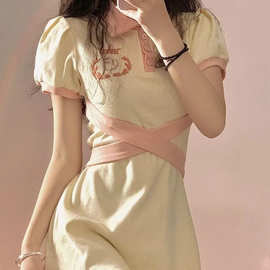 夏季温柔甜美学院风小个子甜辣妹收腰显瘦polo领泡泡袖拼色连衣裙