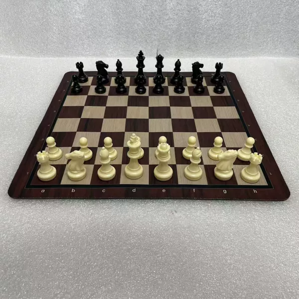 Imitation Wood Grain Rubber Mat Chess Plastic Chess Pieces King Height about 65mm Chess Board about 35cm