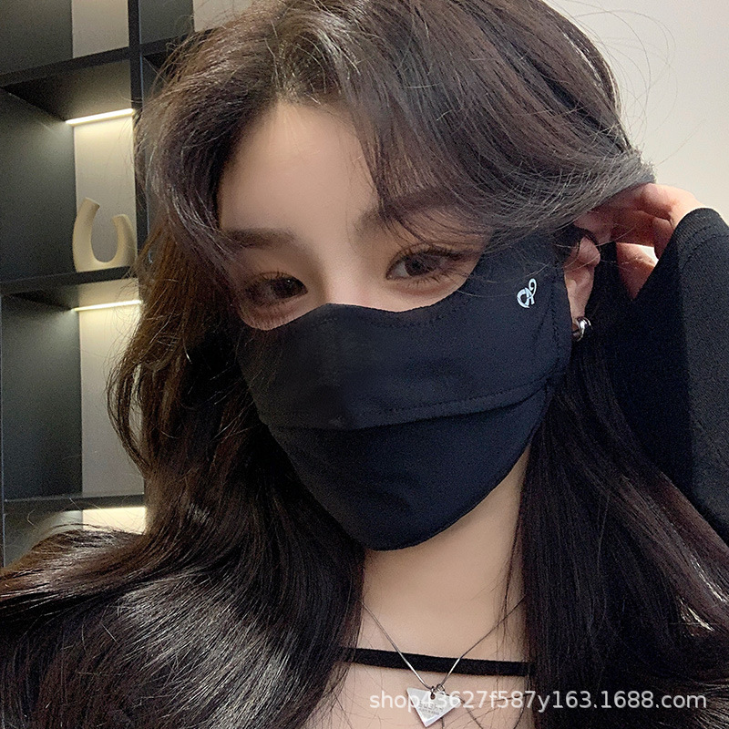 La nueva máscara de seda de hielo de protección ocular de alta protección para mujeres es ligera, transpirable y resistente a los rayos ultravioleta al aire libre upf50 + máscara de verano.