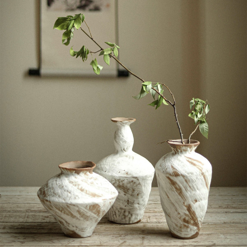 Japanese-style Zen ceramic vase, living room tea room study flower arrangement, silent style handmade retro stoneware bed & breakfast decoration