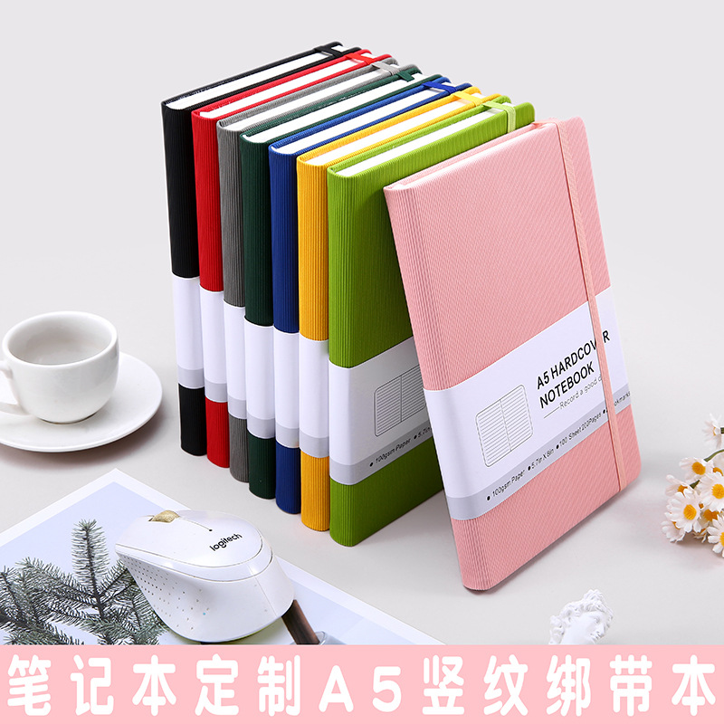 Agenda A5 con cierre – diseño floral, cubierta dura, personalizable