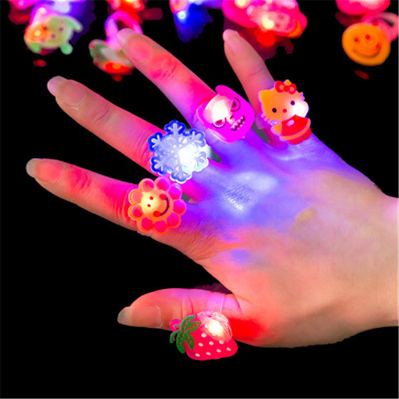 Juguetes luminosos para niños, puestos callejeros en la plaza del mercado nocturno, pequeñas fuentes de productos básicos, fa, mercado de kindergarten, premio de juguetes al por mayor