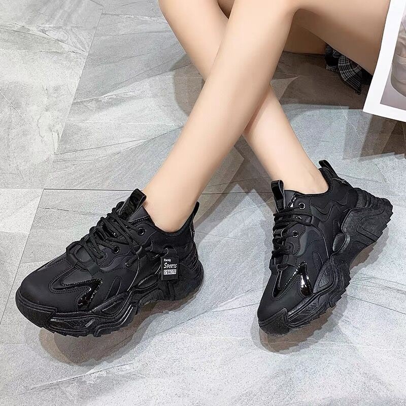 Nuevos zapatos de mujer de cuatro estaciones clásicos papá lazos transpirables estudiantes ocio cómodo fondo grueso deportes rojos en línea Gump pequeño blanco