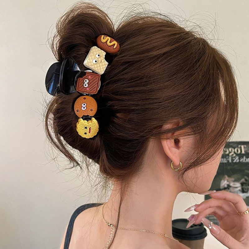 女性用のキュートでかわいいクマのヘアクリップ、2025年の新しいハイエンドのサメのヘアクリップ、後頭部のヘアクリップ、ヘアクリップ|undefined