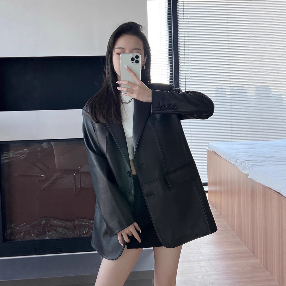 Autumn and Winter New C Brand Women's Leather Jacket with a Blazer Collar, Lambskin Silhouette, Slim-Fit Short Leather Jacket, Casual Outerwear