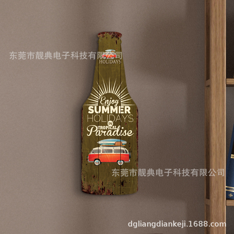 ハワイの夏の砂浜のレジャーのテーマの看板のビールの瓶の木質のストラップの家庭の看板