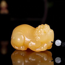 天然黄龙玉貔貅手把件黄金玉发财猪金蟾白菜把玩件玉石玉器小摆件