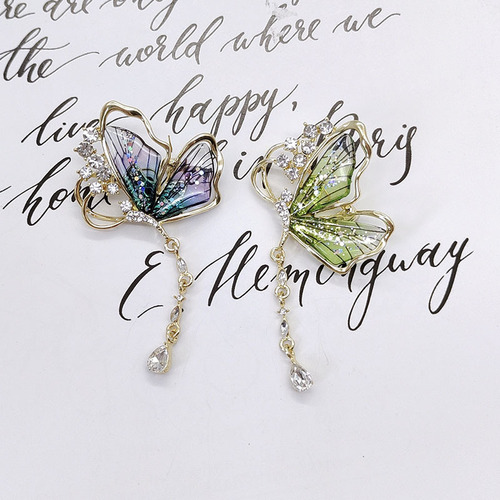 Cross-border butterfly brooch translucent rhinestone insect corsage high-end design pin clothing accessories wholesale