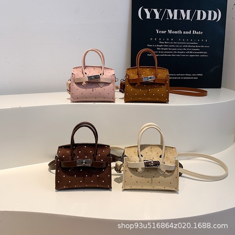 Girls' Mini Matte Kelly Bag 2026 Autumn/Winter New Fashionable High-End Crossbody Bag for Coins, Lipstick, and Earphones