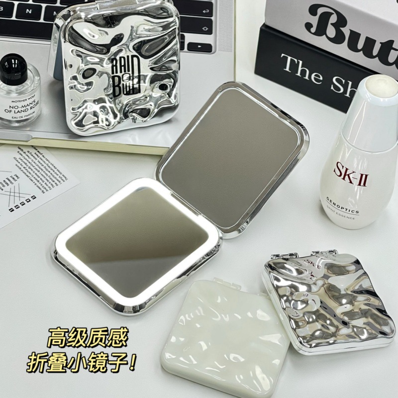 2024 nuevo LED espejo de maquillaje plegable portátil HD estudiante dormitorio princesa escritorio pequeño espejo con luz