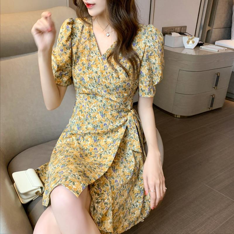 2026 Summer New Style Super Fairy Forest Style Waist-Cinching Slimming V-Neck Floral One-Piece Flared Short-Sleeve Dress for Women Ins