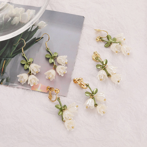 Forest style lily of the valley flower cluster ear clips, summer tulip earrings, sweet retro small fresh earrings, screw ear clips