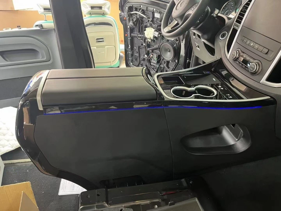 Автомобильное сиденье Mercedes-Benz Vito v250.v260 леертанк ящик