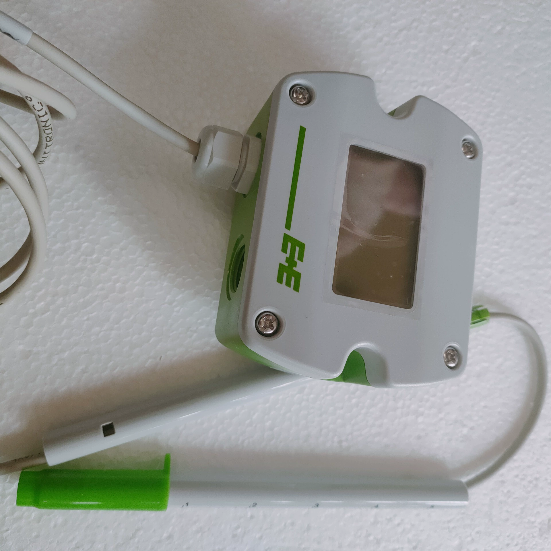 Микроанемометр E + E EE660-T3A7L300K2D2