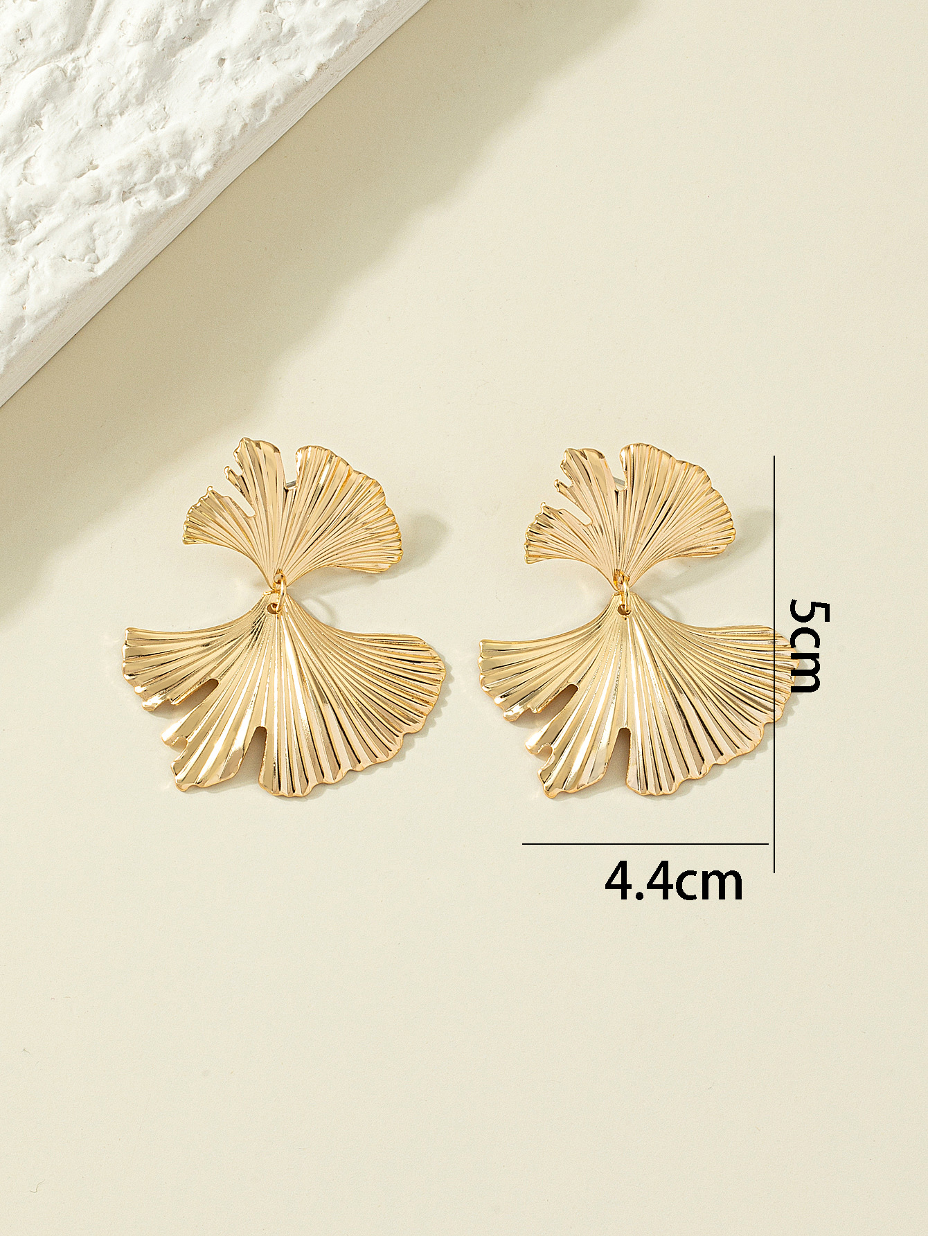 New Style Fashion Ginkgo Leaf Alloy Stud Earrings display picture 2