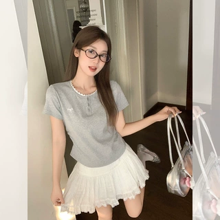 韩系独特时尚正肩短袖T恤女夏季新款蕾丝拼接刺绣蝴蝶结褶皱上衣