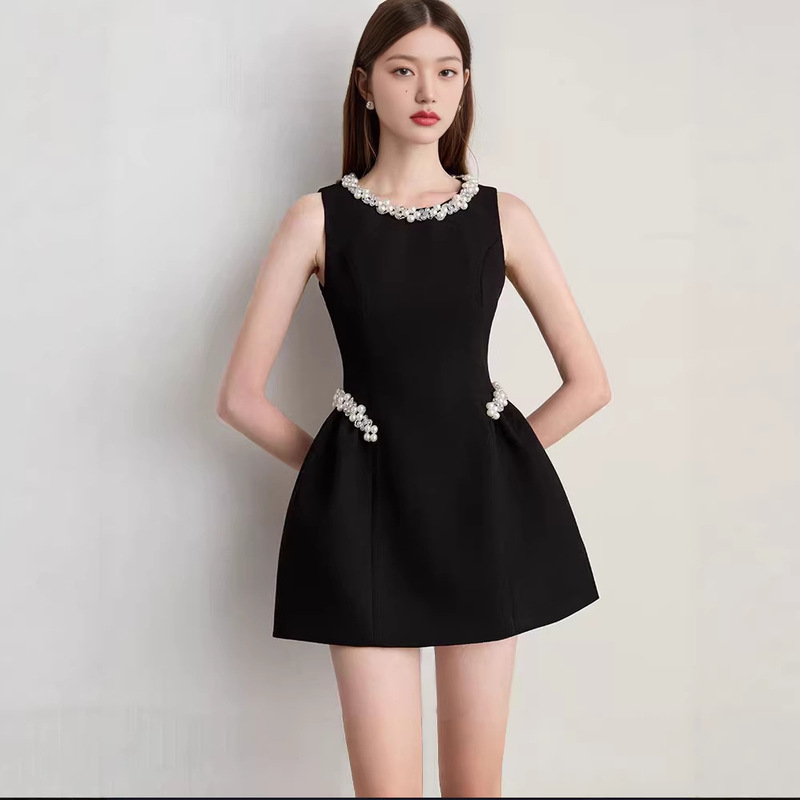 2026 Summer New Style Black Elegant Round Neck Dress with Pearl Waistband Fashion Short Dress for Women