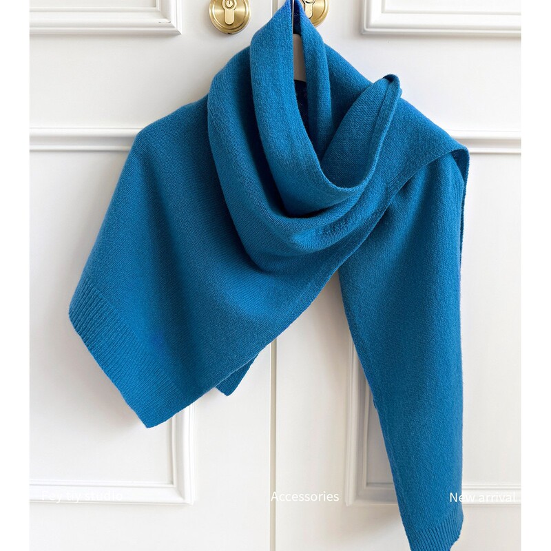 Korean and Japanese light luxury pure wool oversized T-shaped knitted shawl for women, autumn and winter warm scarf, fashionable knotted cape Korean and Japanese light luxury pure wool oversized T-shaped knitted shawl for women, autumn and winter warm scarf, fashionable knotted cape