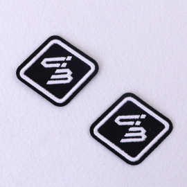 源头工厂批发胸章电脑刺绣布贴服装帽子衣服标手缝式服装辅料补丁