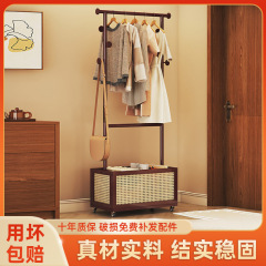 落地挂衣架卧室家用门口收纳脏衣篓简约实木晾衣架可移动衣帽架
