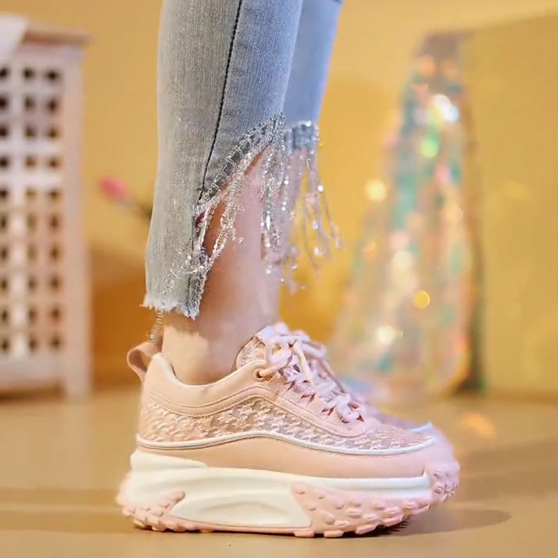 Fashionable autumn casual footwear for leisure
