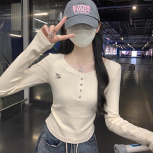 温柔卡腰褶皱上衣2025春秋季新款正肩刺绣纽扣V领长袖T恤打底衫女