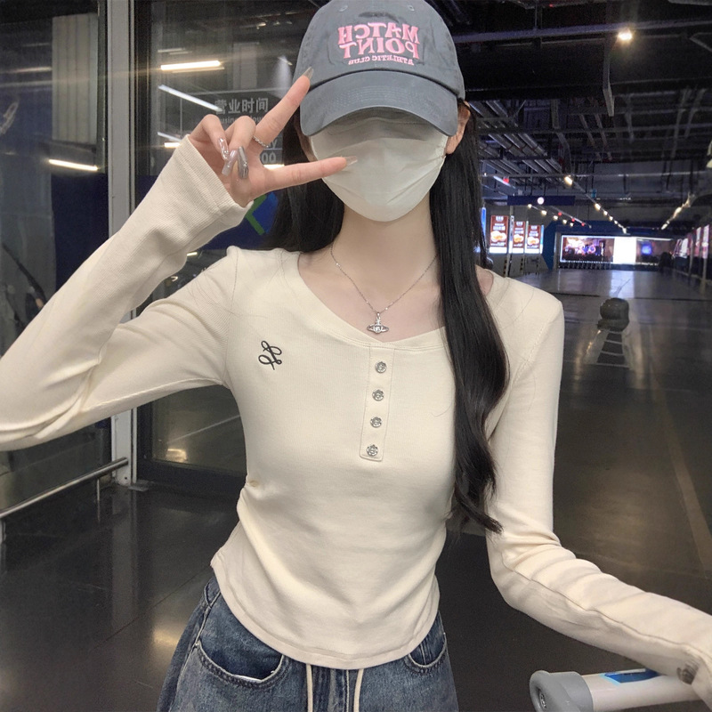 Gentle Waist Pleated Top 2025 Spring and Autum New Style Right Shoulder Embroidered Button V Neck Long-Sleeved T-Shirt Bottoming Shirt for Women