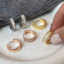 爆款新闻女王佘诗曼MAN姐文慧心同款锆石贝母耳扣高级感轻奢饰品