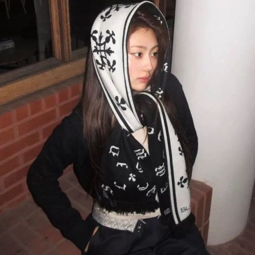 Retro Snowflake Letter Embroidered Fringe Color-Collage Warm and Versatile Scarf