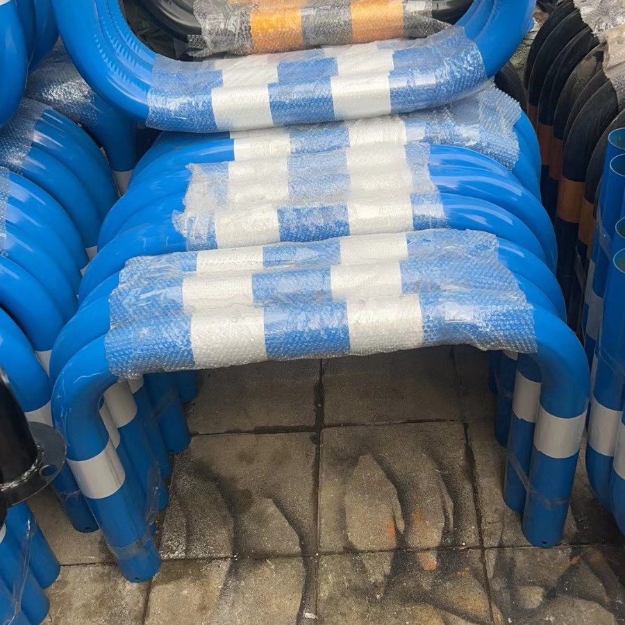 U型护栏 U型挡车杆  隔离护栏 锌钢管挡轮杆 U型防撞护栏 600*600