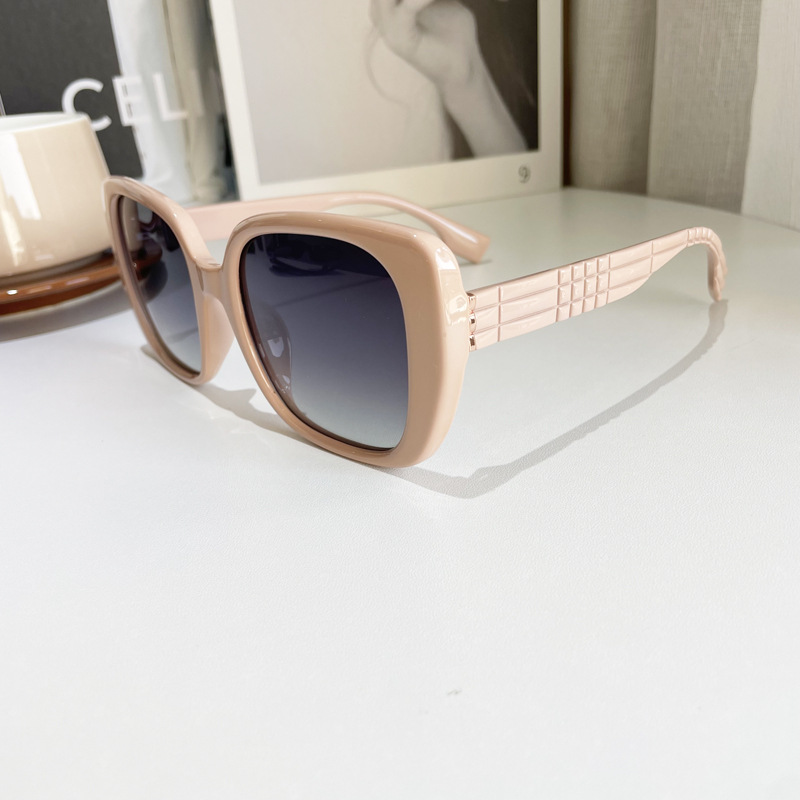 Exaggerated Streetwear Solid Color Resin Square Full Frame Women's Sunglasses display picture 4