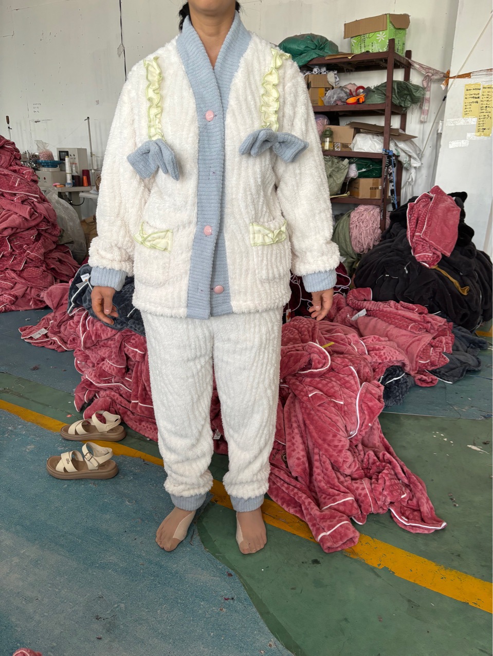 Coral fleece pijamas para las mujeres primavera Otoño Invierno engrosada caliente lindo franela desgaste del hogar princesa estilo traje de oso rosa