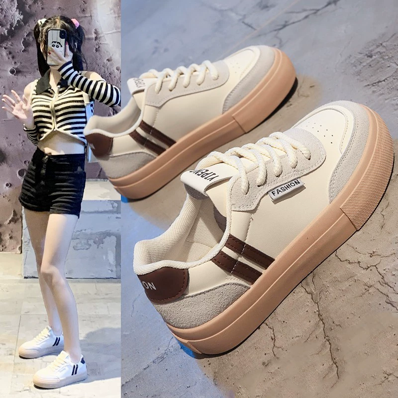 2024 Весенние Новые онлайн-туфли знаменитостей, белые женские модные кроссовки на толстой подошве, Спортивная повседневная обувь, Студенческая универсальная популярная Однослойная обувь