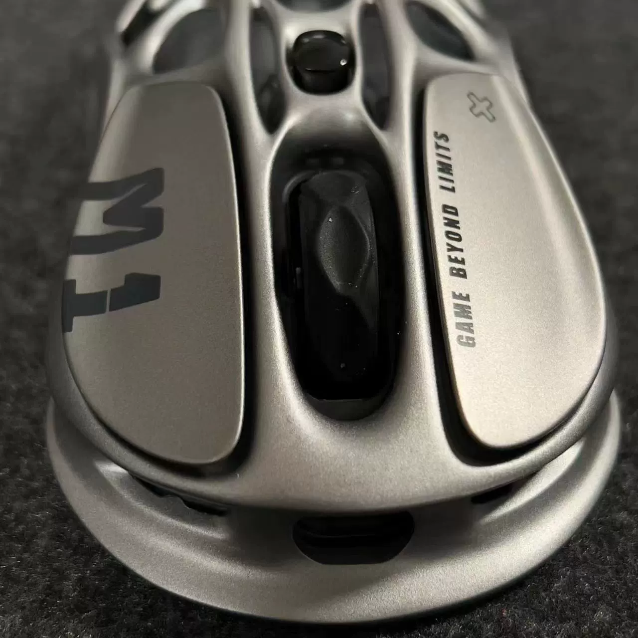 Gravity Planet cocoon mouse wireless charging Bluetooth e-sports three-mode mouse PAW3395RGB genuine personality