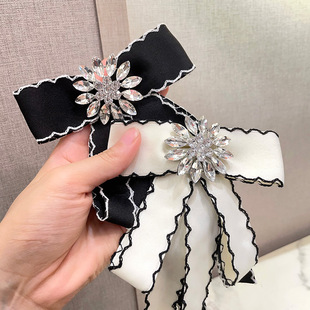 Elegant full diamond bow collar pin shirt clothing striped bow tie ribbon black bow brooch female wholesale