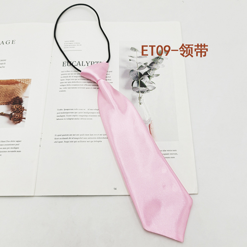 Spot de fábrica al por mayor conjunto de pajarita de corbata para niños de escuela primaria, corbata a rayas de color sólido, pajarita de raíz de plumas