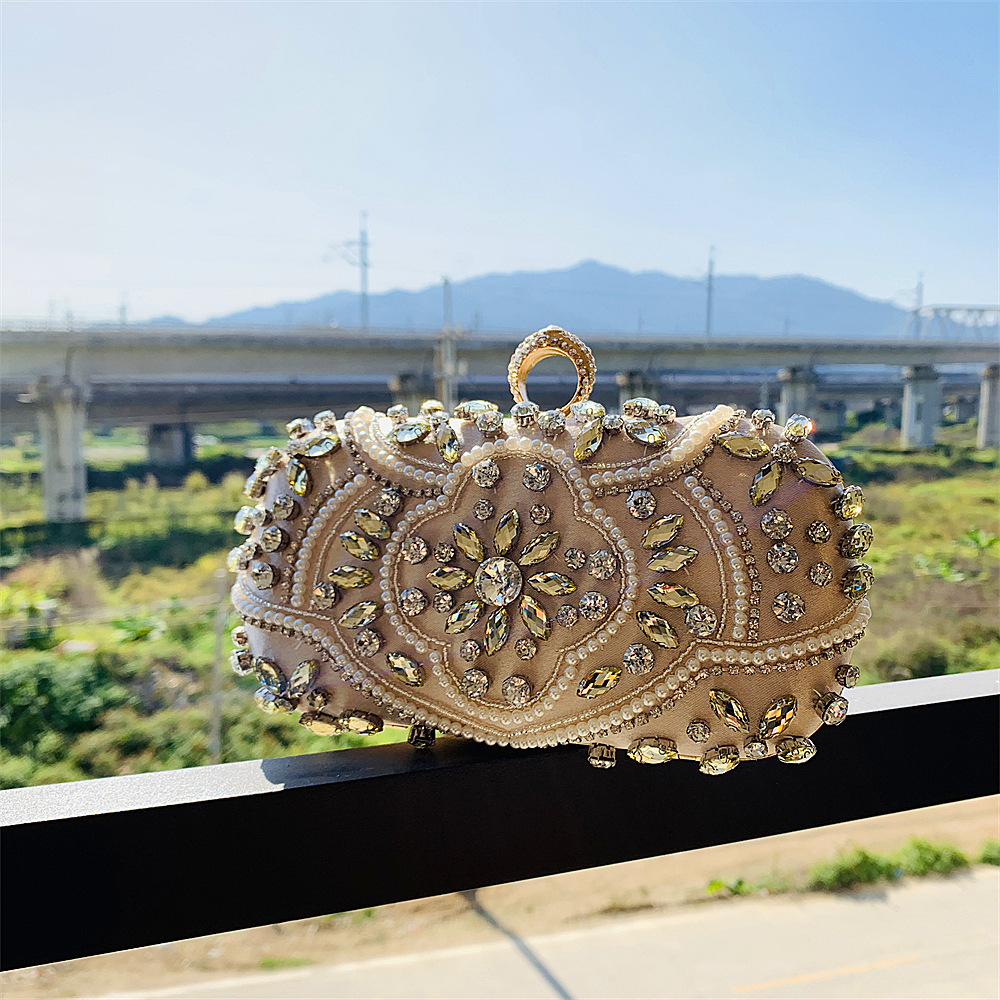 MAC013 Luxury Handbag with Diamond Cheongsam Design from Mariam's Collection3