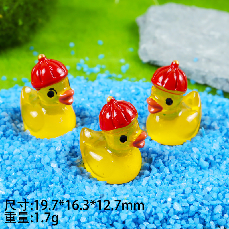 卡通树脂DIY夜光街头鸭子公仔 创意钥匙扣挂件造景迷你配件批发|undefined