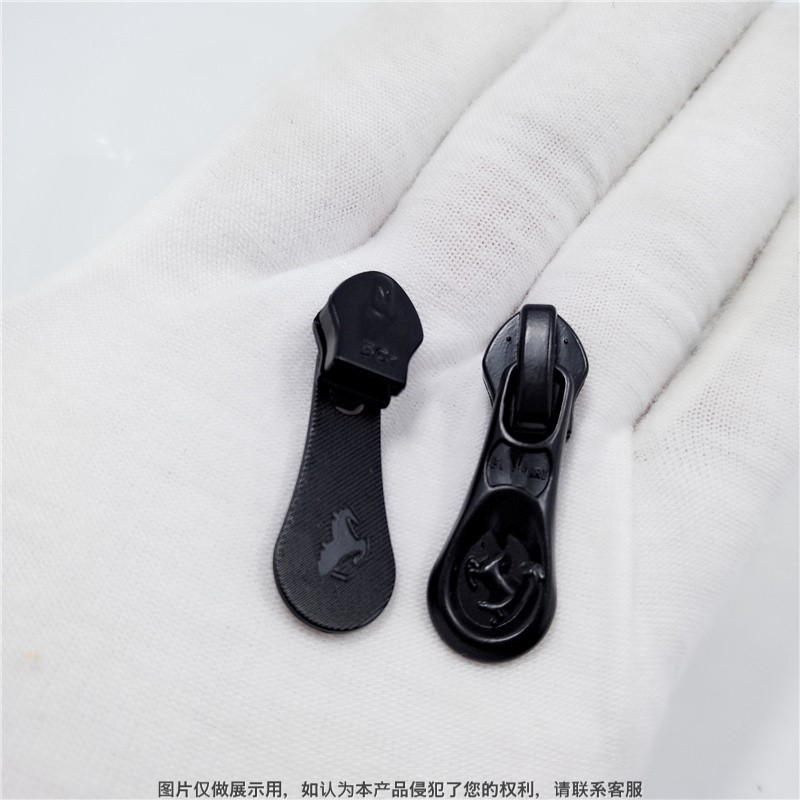 Mold Opening and Development of Leather Goods Black Zipper Head, Horse Relief Logo Hardware, Ledger/Leather Case Decorative Accessories