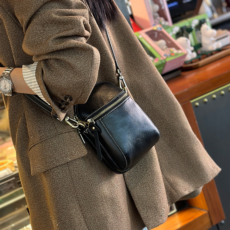 2026 Spring/Summer Genuine Leather Mini Bag - Versatile Single Shoulder Crossbody Vertical Niche Retro Mobile Phone Bag For Women - Thumbnail 4
