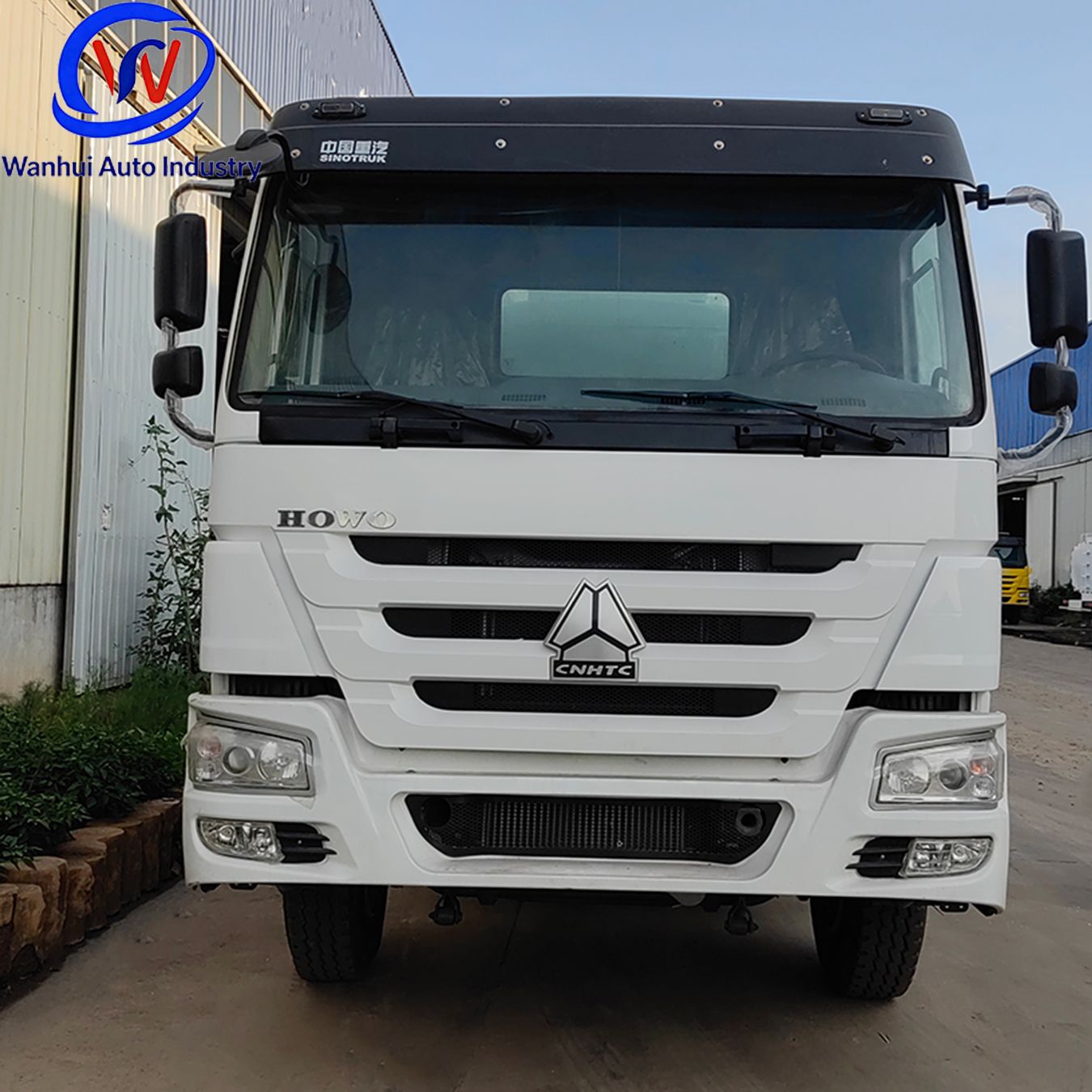 In-Stock Howo 6X4 Rear Eight-Wheel Dump Truck for Mining and Engineering, with Reinforced Cabin