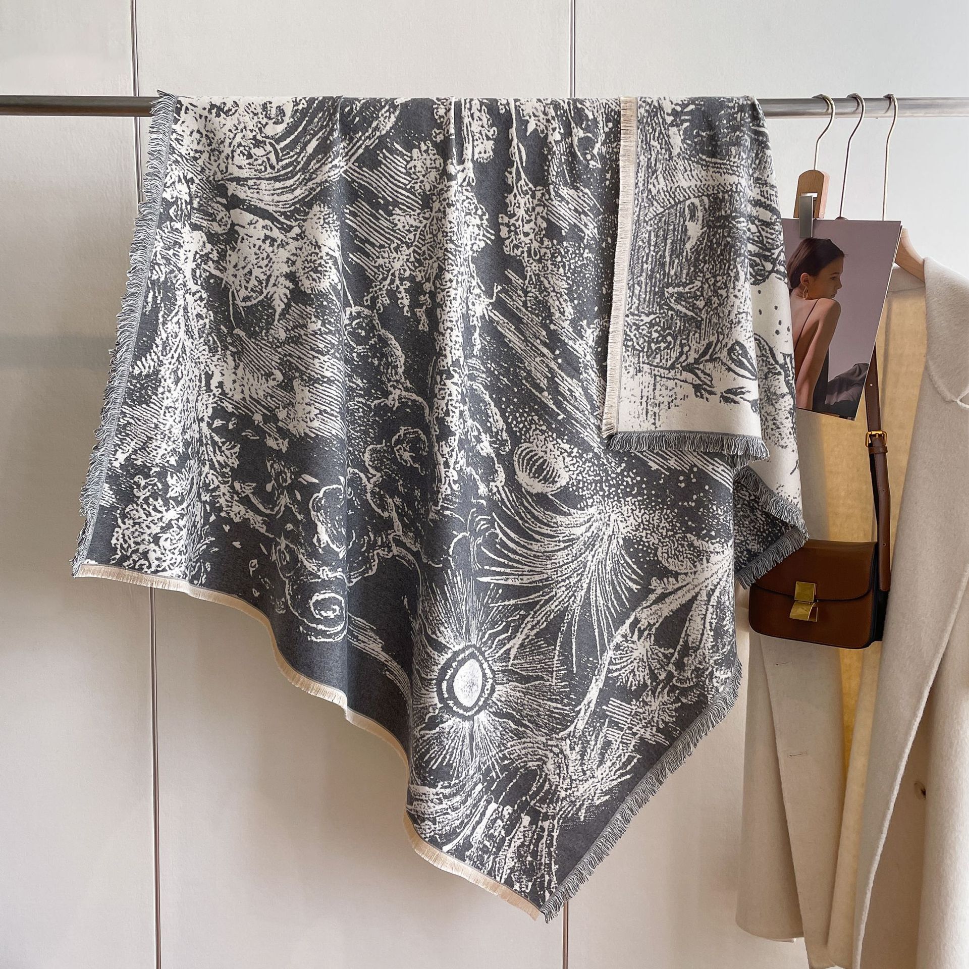 2023 Otoño e Invierno Nueva bufanda de estilo coreano de moda todo fósforo floral engrosada bufanda caliente chal de Cachemira de doble cara para las mujeres