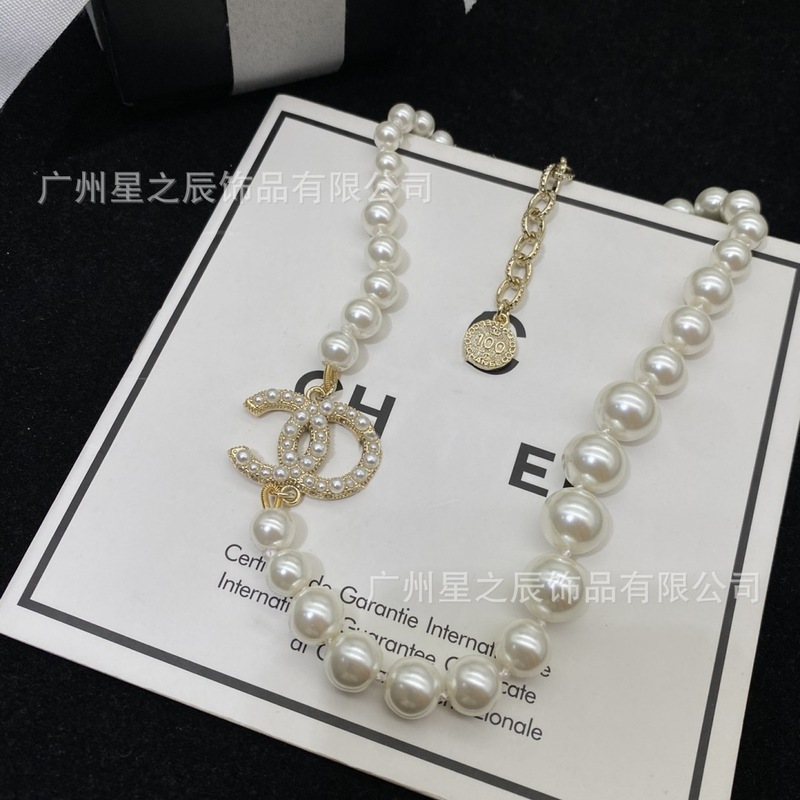 実物写真 Xiangjia ペアバージョン ダブル C100 周年記念大小真珠ネックレス レディース 小さな香りスタイル鎖骨チェーン レディース 工場卸売|undefined