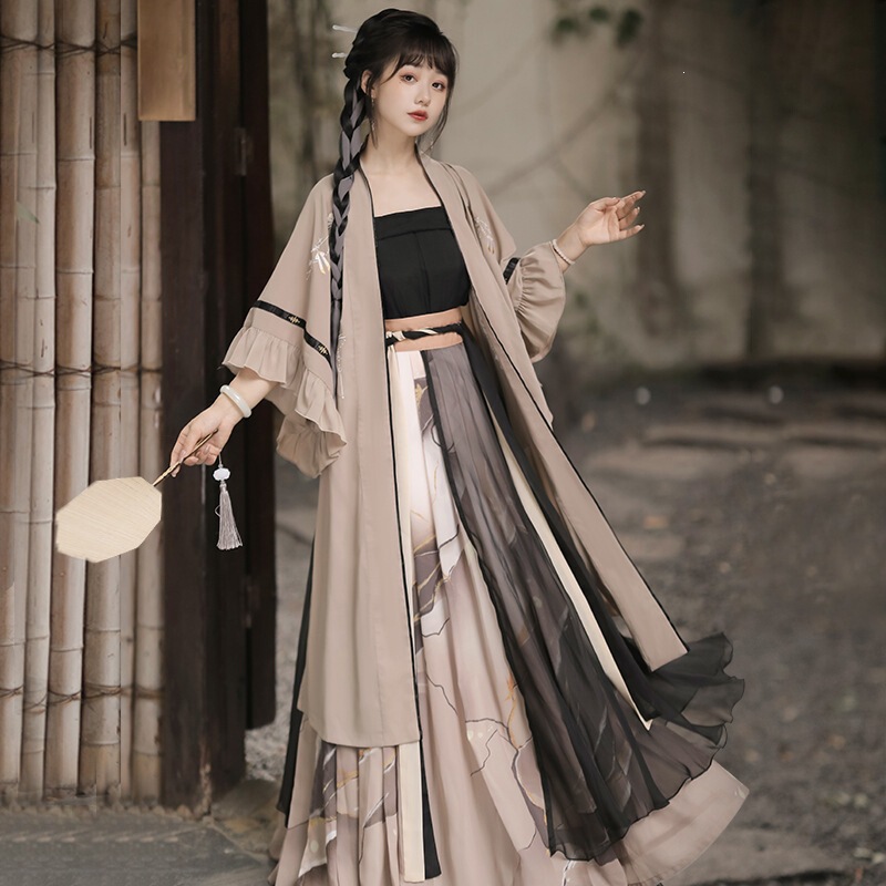 Original design Lingyan Chinese style retro daily Hanfu women's three-piece set with waist-high ru skirt and outer coat 8382 Original design Lingyan Chinese style retro daily Hanfu women's three-piece set with waist-high ru skirt and outer coat 8382